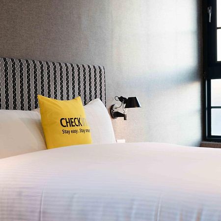 Check Inn Taichung Ziyou Luaran gambar