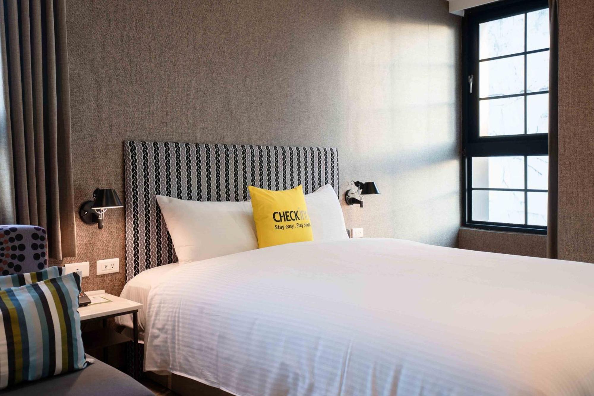 Check Inn Taichung Ziyou Luaran gambar
