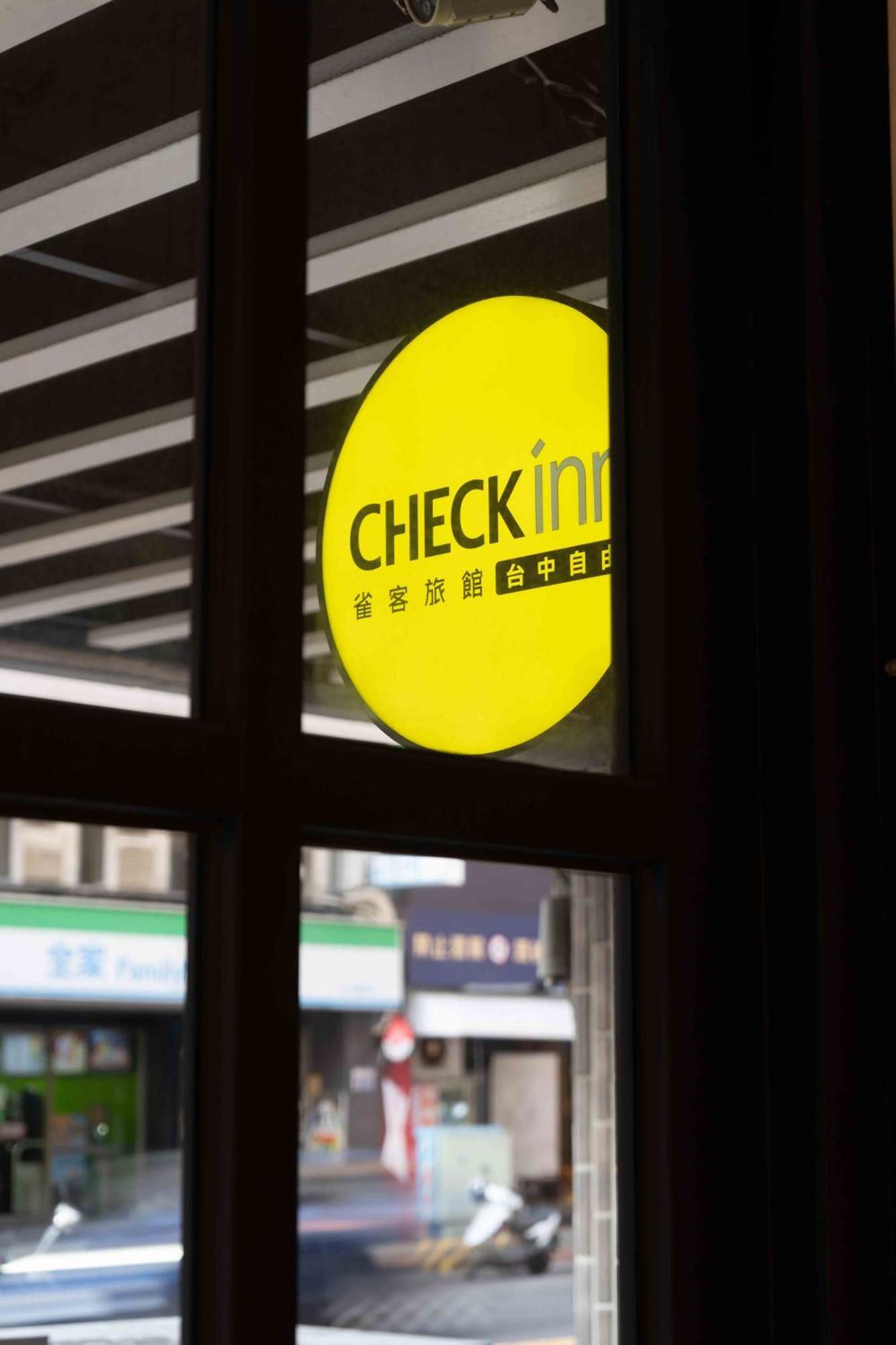 Check Inn Taichung Ziyou Luaran gambar